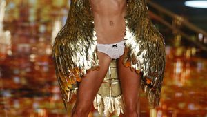 Златните "ангели" на Victoria's Secret: Карли Клос