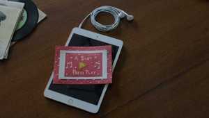 "Песента" - новата коледна реклама на "Епъл"