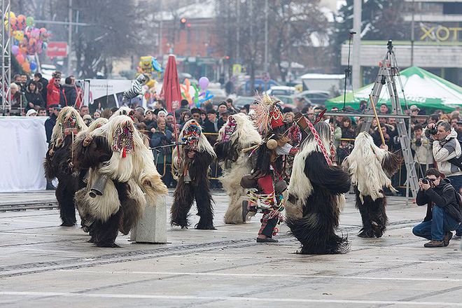 Фестивалът "Сурва" в Перник