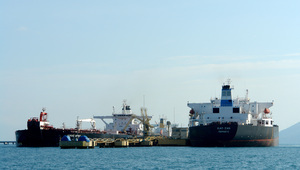 Петролен танкер