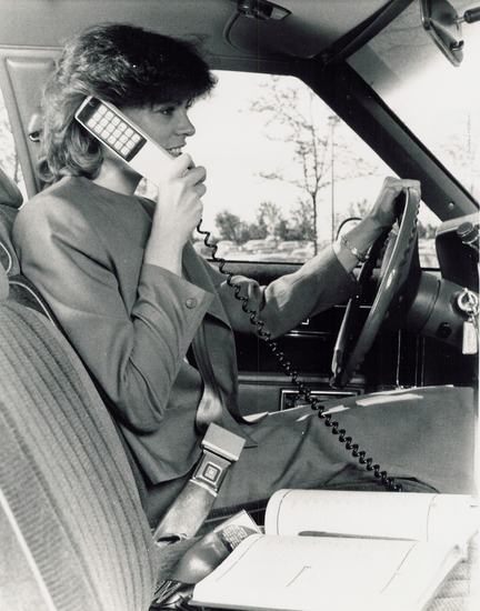 Ранна версия на мобилен телефон, 1984 г.