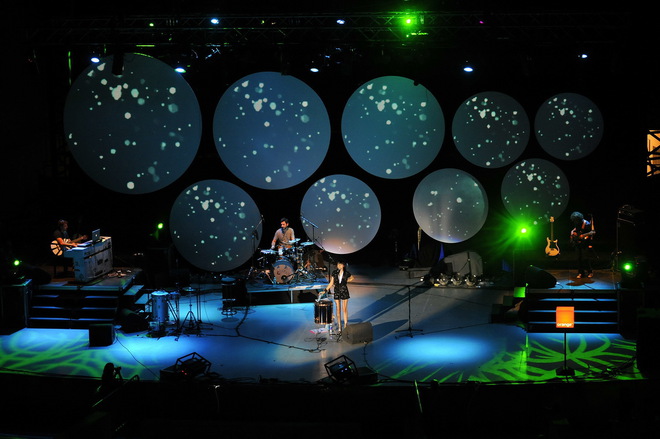 Moonlight Breakfast на сцената