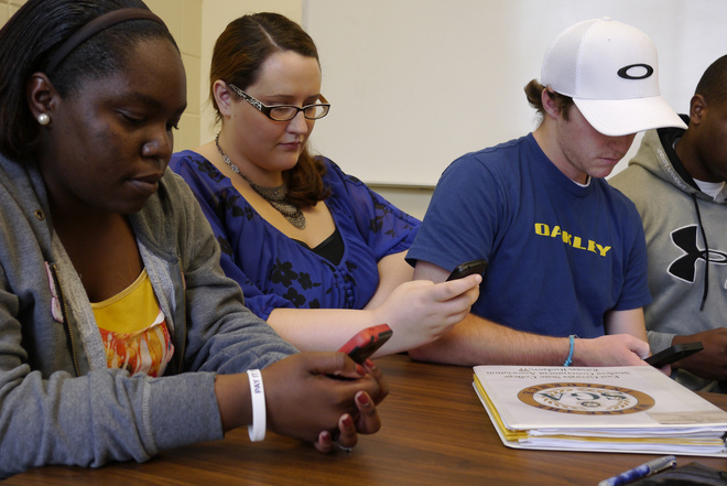 Смартфоните пречат на обучението