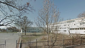 Сградата на НГДЕК в кв. "Модерно предградие" преди ремонта