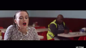 Кийра Найтли имитира оргазъм в сцената от "Когато Хари срещна Сали"