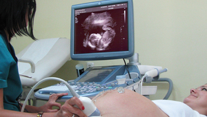 Бременна жена на контролен преглед