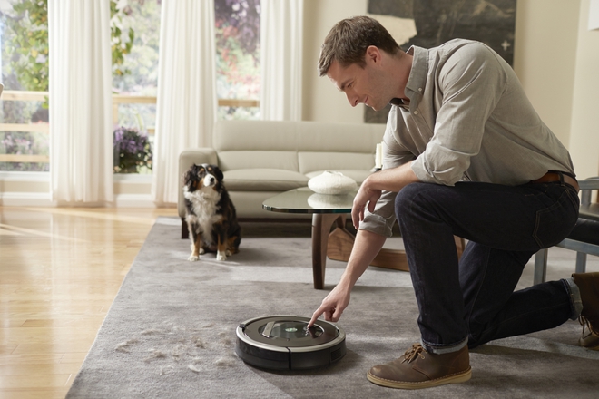 Roomba 870 chisti i kucheshkite kosmi ot kilima