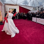 Лейди Гага позира на червения килим