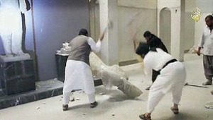 Джихадисти разбиват с чукове древни артефакти