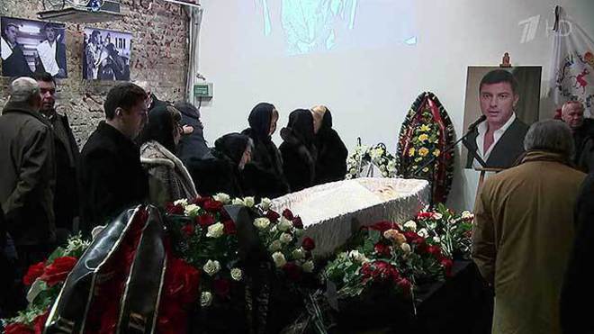 Поклонението пред Борис Немцов (1959-2015)