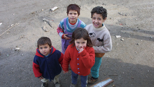 Деца от ромско гето