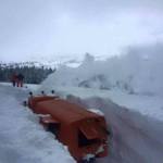Роторни снегорини пробиват път в Родопите
