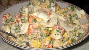 Руска салата (салата "Оливие") с варени яйца
