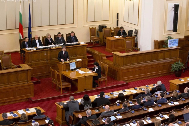 Prezidentat plevneliev govori pred parlamenta