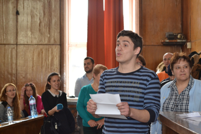 Kandidat studentat georgi cherkezov na izpita po zhurnalistika