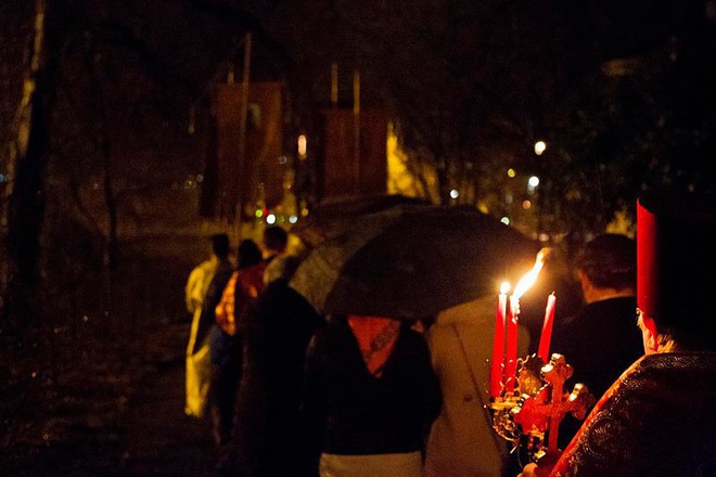 Ritualnoto obikalyane okolo tsarkvata na velikden