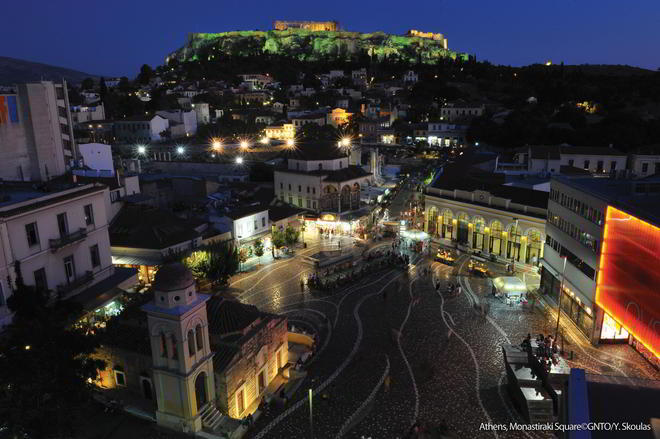 Атина, площад "Монастираки" нощем