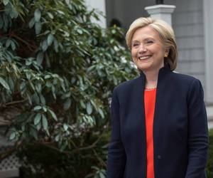 Хилари Клинтън обявява кандидатурата си за президент на САЩ в изборите през 2016 г.
