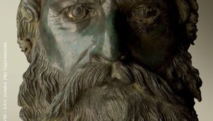 Бронзова портретна глава на Севт III - емблема на изложбата в Лувъра