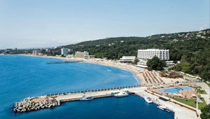 Плаж Слънчев ден