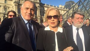 Бойко и Вежди със Силви Вартан в Лувъра