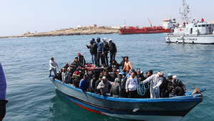 Как изглежда кораб с бежанци