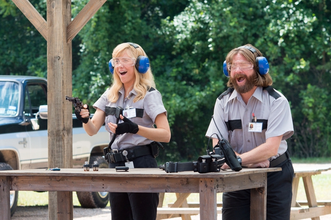 Zak galifanakis i kristen uig kato ohraniteli na inkaso v bash obirdzhii