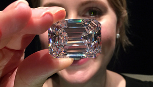 Белият 100-каратов диамант