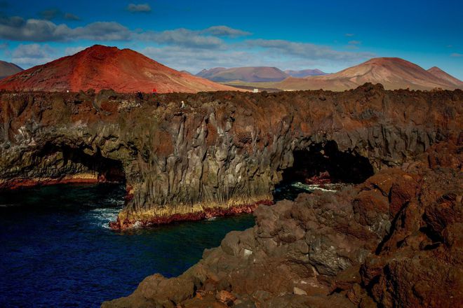 Луната на Земята във фотоизложба
