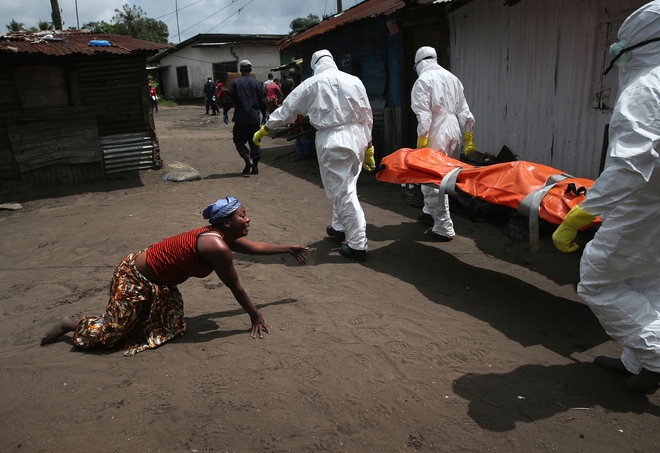Фотоесе за ебола с топнаградата в конкурса на "Сони"
