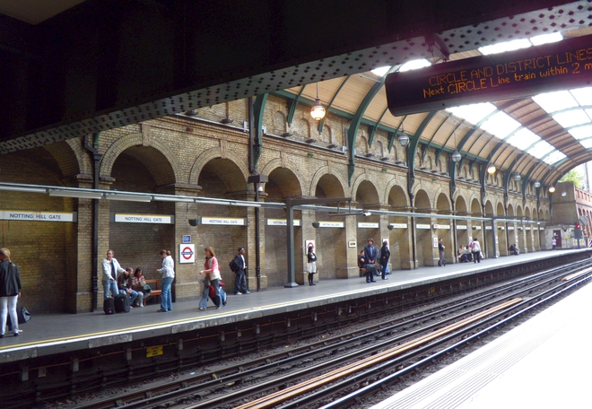 Станцията на лондонското метро "Нотинг хил гейт"