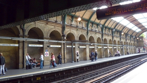 Станцията на лондонското метро "Нотинг хил гейт"