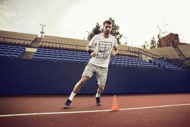 Grigor dimitrov trenira na glinen kort