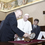 Борисов прави подарък на папа Франциск