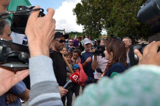 Vitsepremier na kraka v garmen