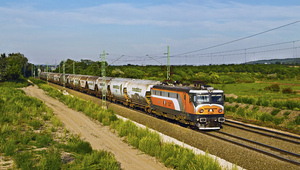 Товарен влак