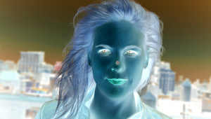 Оптична илюзия - негативно изображение на млада жена