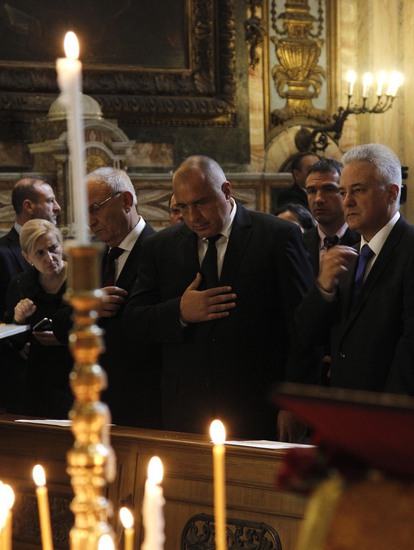 Борисов се моли в храма "Св. Павел" в Рим
