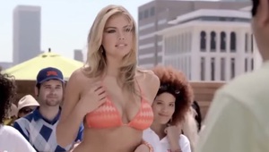 Кой може да устои на Кейт Ъптън?