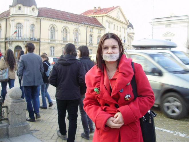 Д-р Десислава Алексова по време на протест срещу изсичането на горите