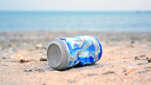 Боклуците на плажа