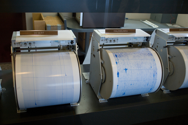 Сеизмограф