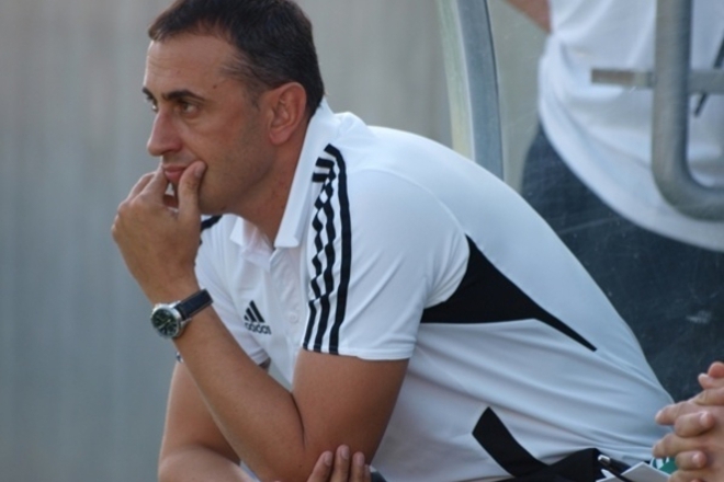 Ivaylo petev na trenyorskata skameyka