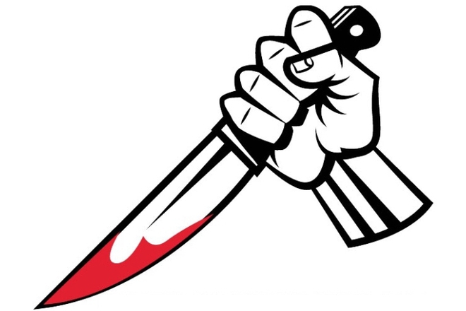 Raka vdignala okarvaven nozh