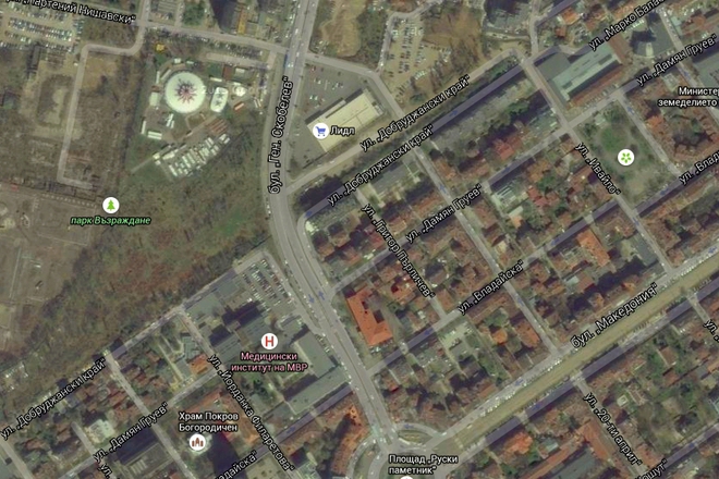 Satelitna snimka na rayona okolo ruski pametnik i park vazrazhdane