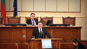 Министърът на отбраната Николай Ненчев пред Народното събрание