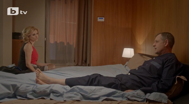 Кадър от сериала "Връзки"