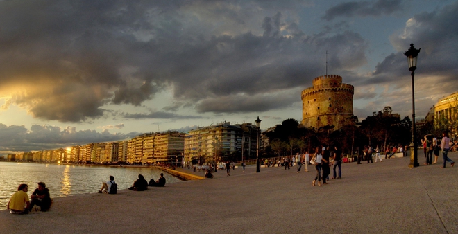 Солун по залез слънце