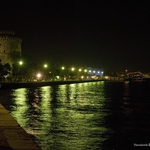 Крайбрежната алея в Солун нощем