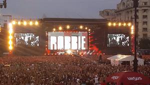 Роби Уилямс на сцената в Букурещ